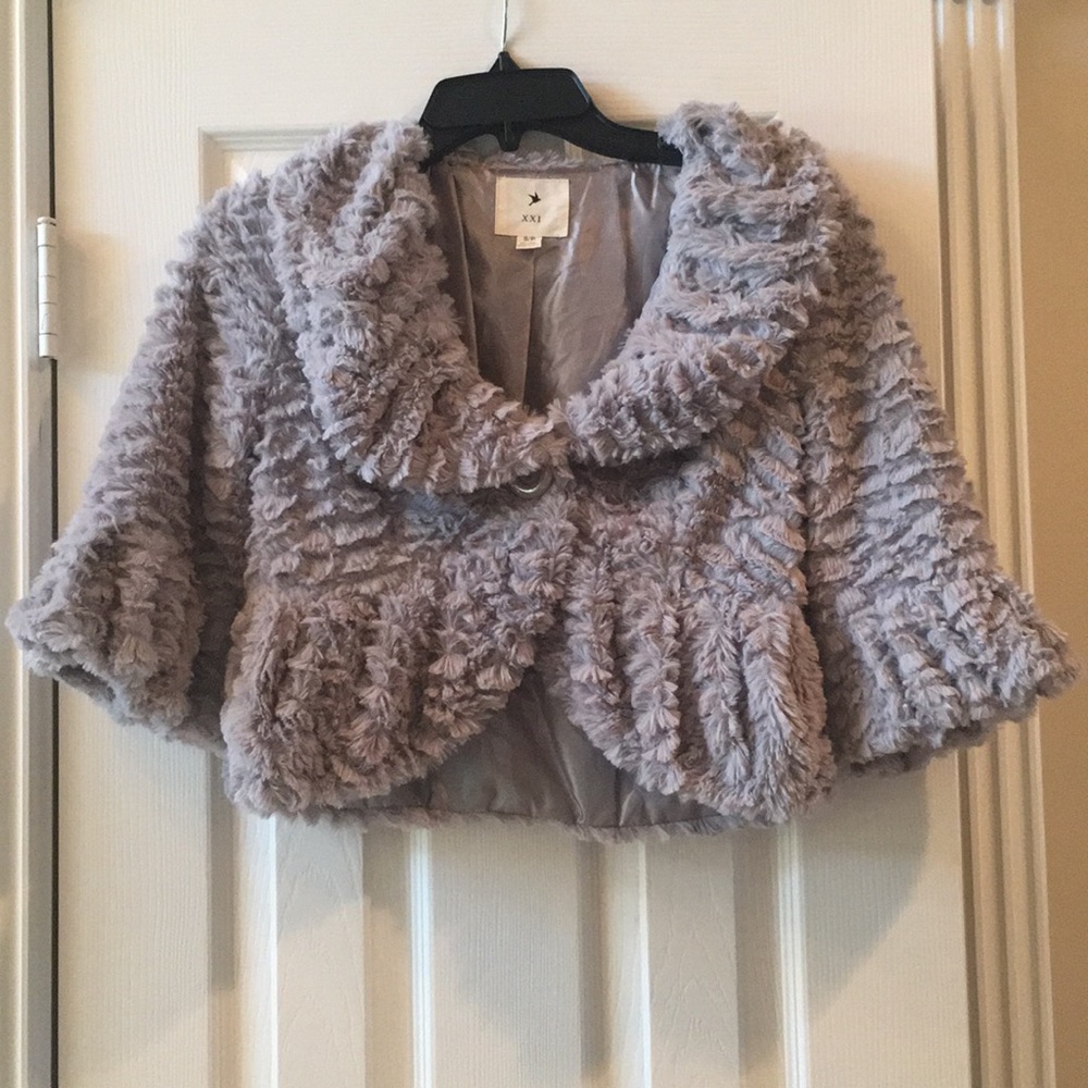 Cropped Light Grey Furry Shrug